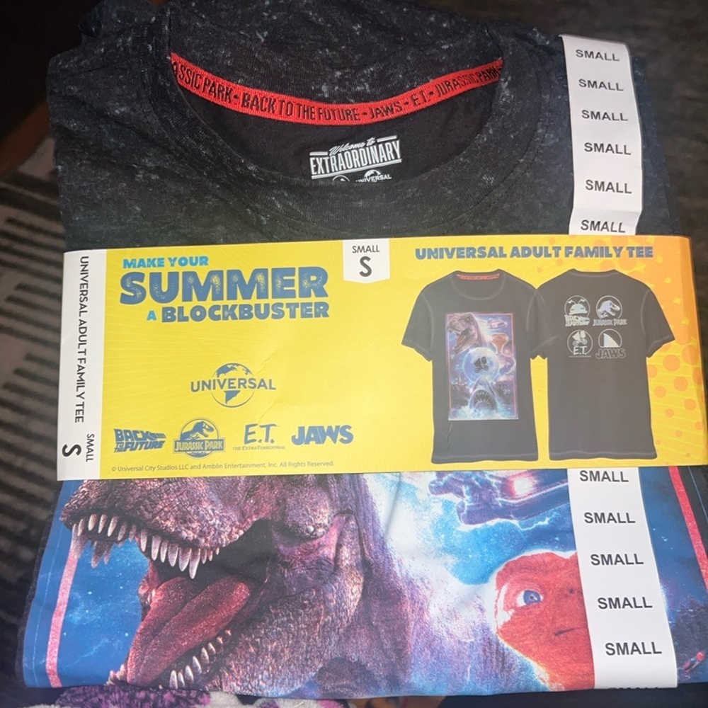 Universal adult family tee